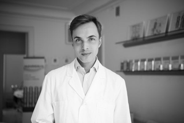 Hudläkare Dr. Christoph Martschin